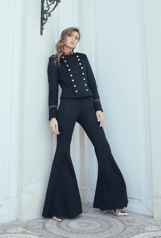 Front-buttoned Wollen Coat outdoor frontside